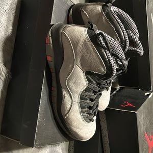Men’s Jordan retro basketball shoes